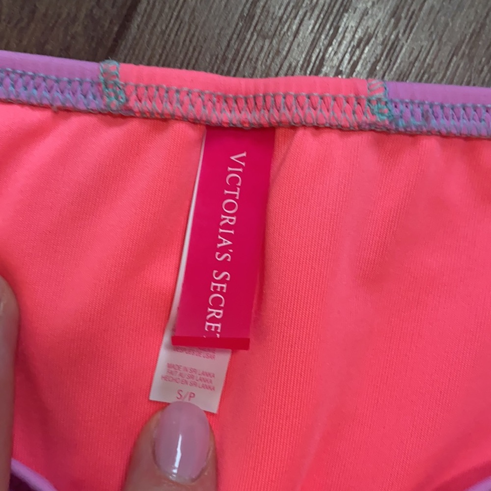 Victoria Secret Bikini - Picture 2 of 6